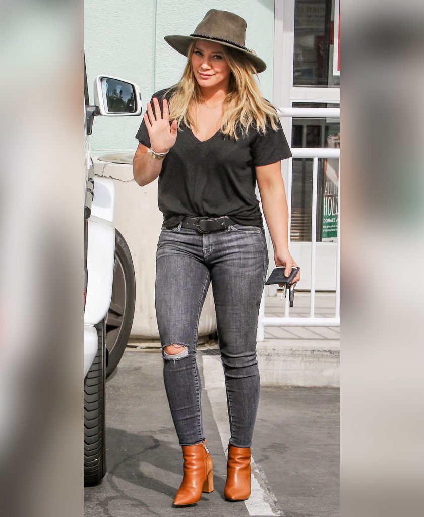 A stylish Hat - 7 must-have accessories to rock the airport look