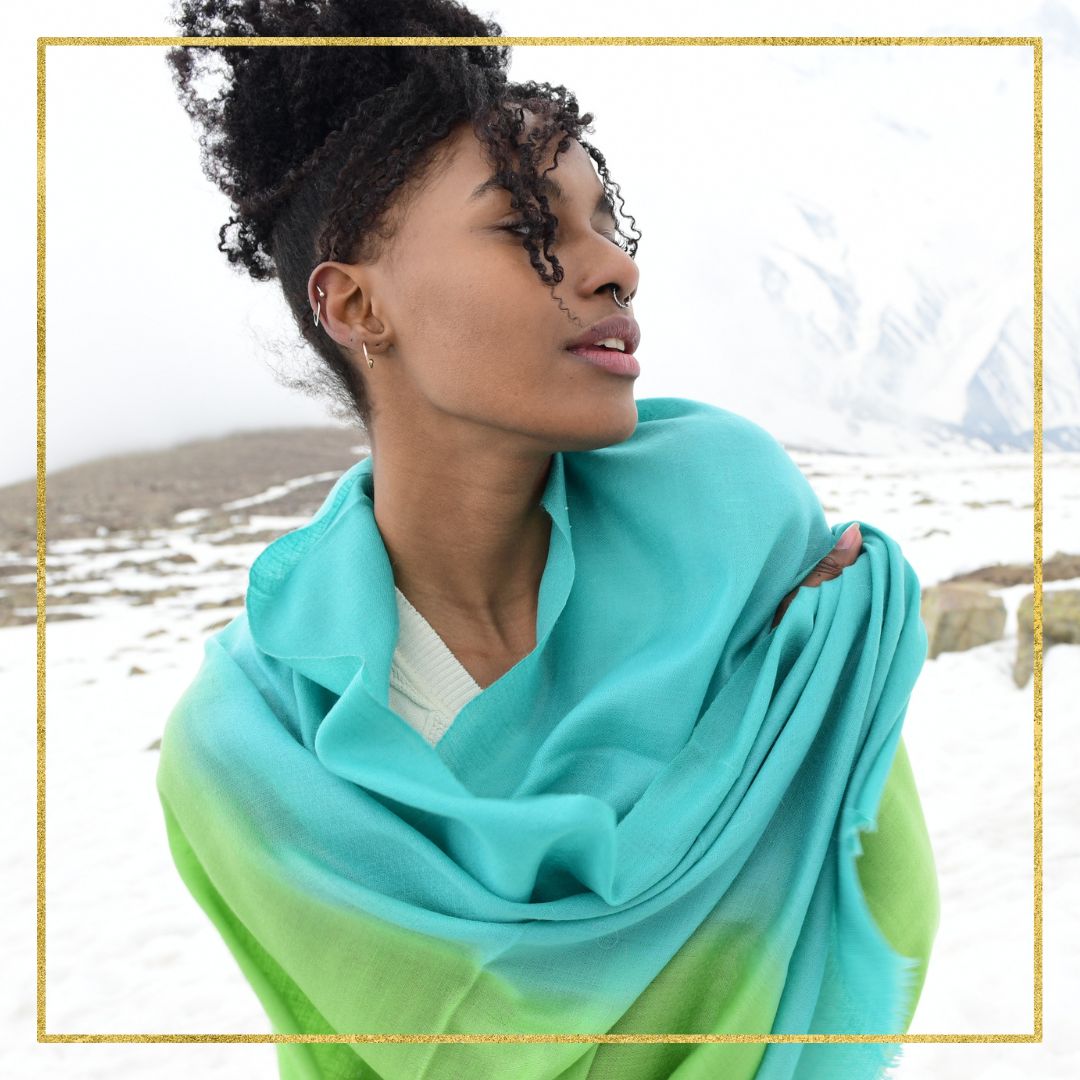 Sciarpa Invernale World Of Shawls Qualità Cashmere – Verde Bottiglia, 72x204 Cm, Multiuso (poncho, Scialle)