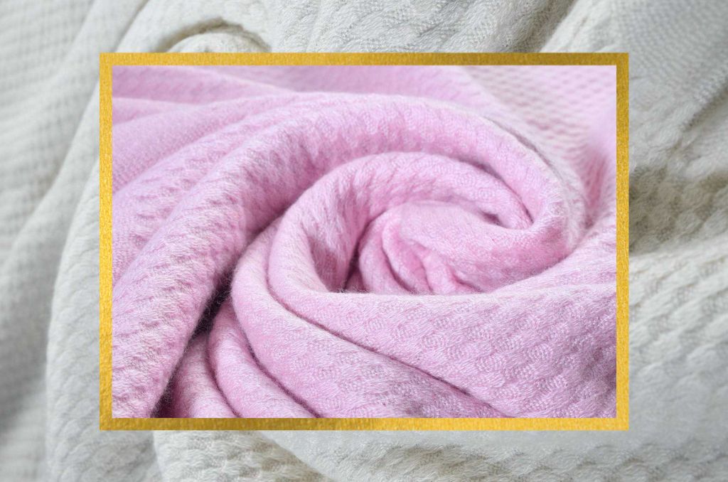 Crafting of Comfortable Cashmere Blanket - Pashmina Editorial