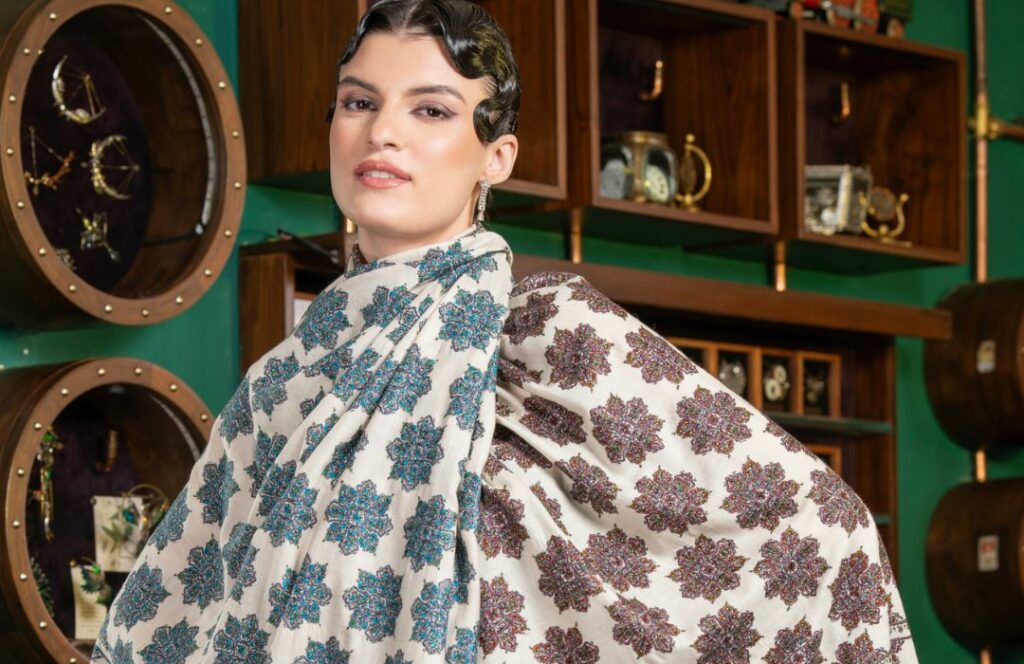 Reversible Pashmina shawl