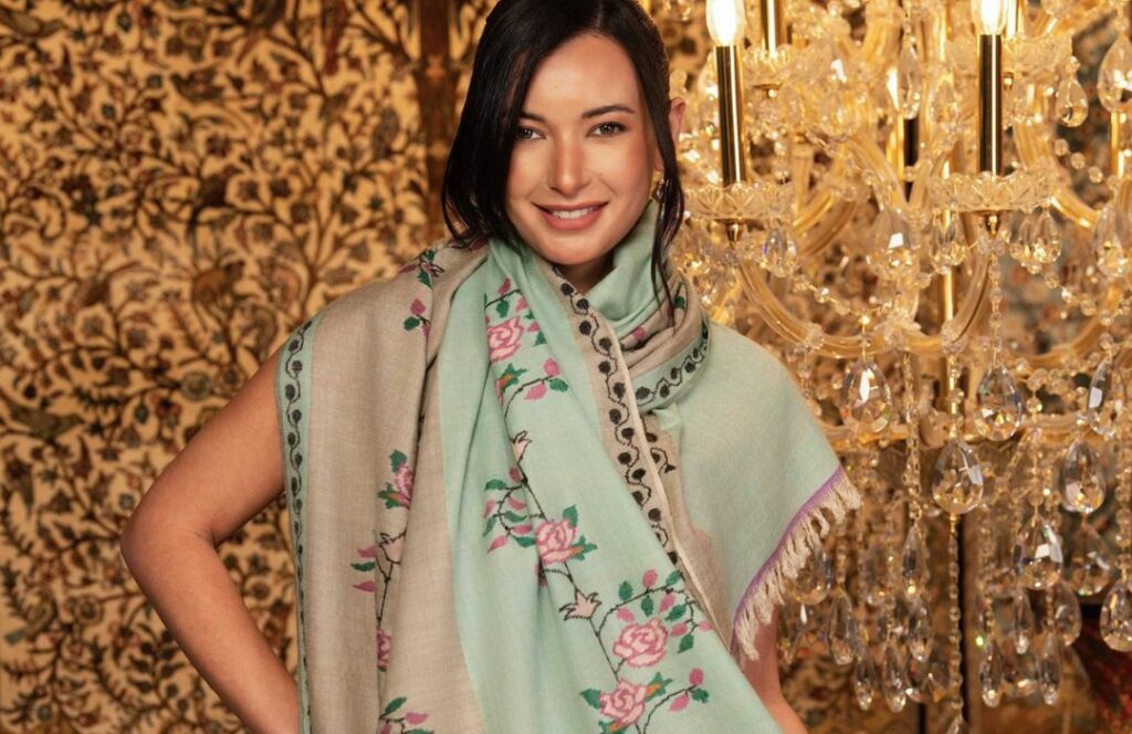 Kani cashmere scarf